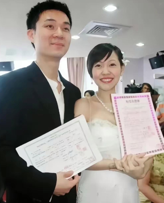 许雅钧为什么在这个时候找小S麻烦，
无非就是这3个原因:
1️⃣ 扶妹魔姐姐一走