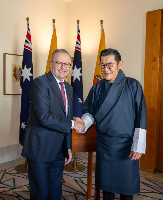 澳大利亚总理阿尔巴尼斯今天写道：“我很荣幸今天在堪培拉与不丹国王吉格梅·凯萨尔·