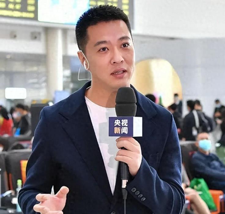 顾国宁第二任妻子一直陪伴在其左右，两个人超级恩爱。
 
爱人这么爱顾国宁，人生也