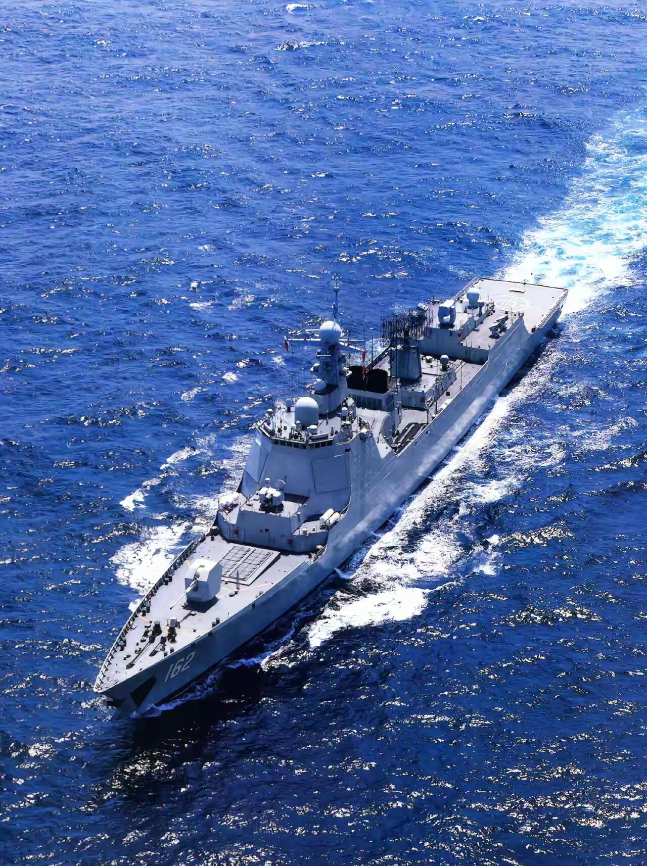 中国海军各类先进战舰威武霸气的精彩靓图