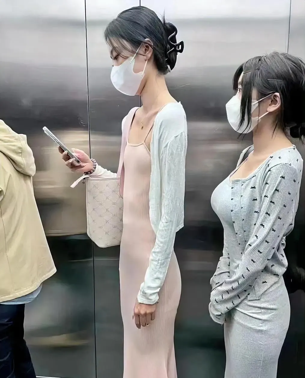 这么一对比，贴膜都会起泡吧[笑哭]