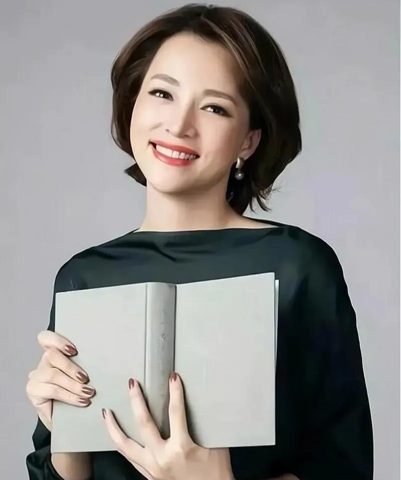 幽默搞笑趣味歇后语
王母娘娘坐月子——养神
孙悟空的金箍棒——神通广大
猪八戒照