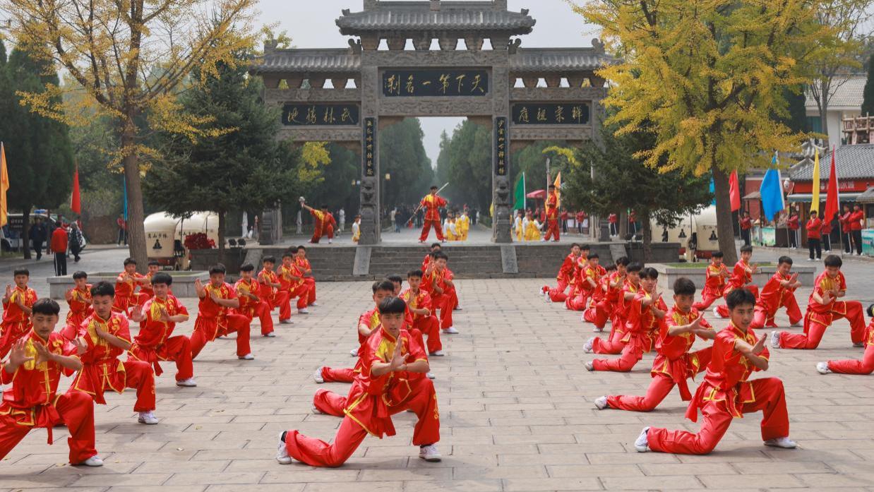 河南郑州国际少林武术节迎宾式彩排  塔沟武校学员演绎少林功夫亮点