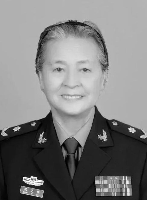 八十三岁老军医汶川救灾

                           