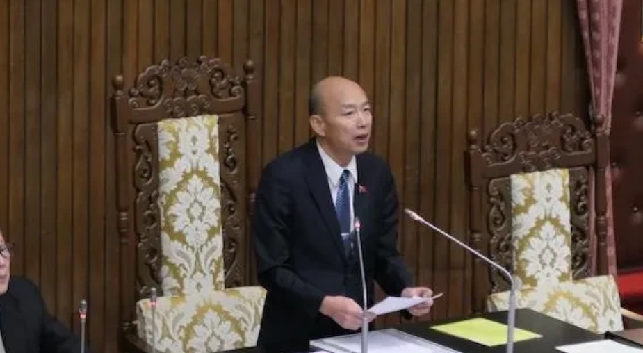 国民党团提交的戒严法修正草案，要求台湾地区领导人若宣布戒严时，应于24小时内送交