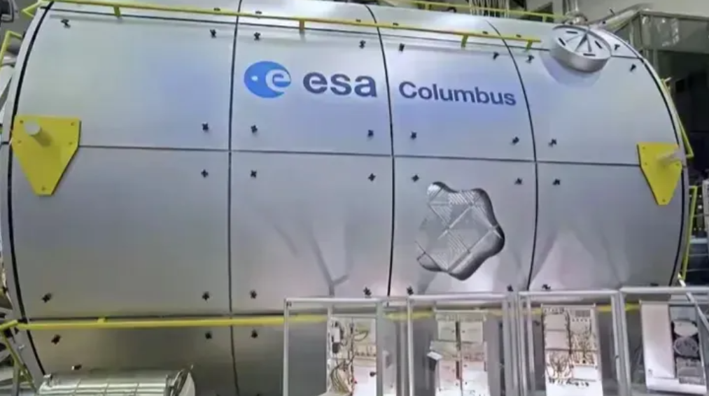 中国突然申请7纳米光刻机专利，全球都盯着华为。

第一：即使是专利申请，也证明我