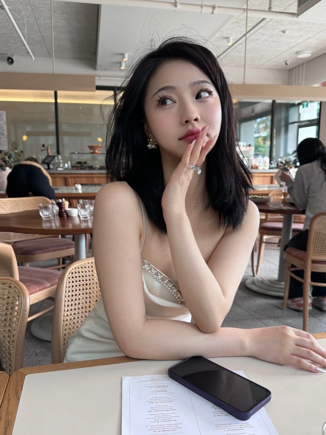 🇦🇺今天是puppy eyes👀
换了狐系睫毛
今天是圆圆眼睛
好像小狗眼