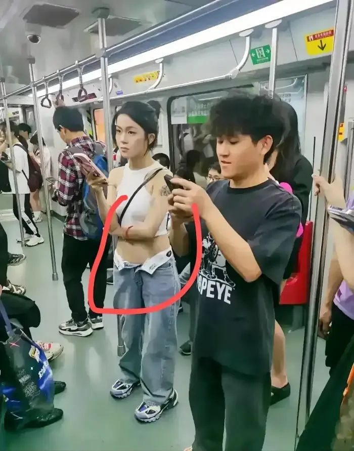 上海的小年轻真是太时尚，太敢穿了