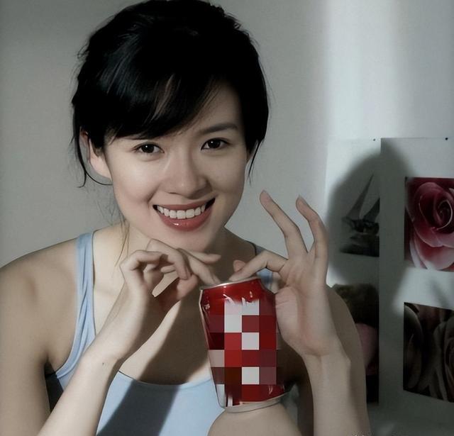 又一“谋女郎”上线！再次向大家证明了，74岁张艺谋的顶级审美（张艺谋评价谋女郎长相）-第2张图片-九妖电影
