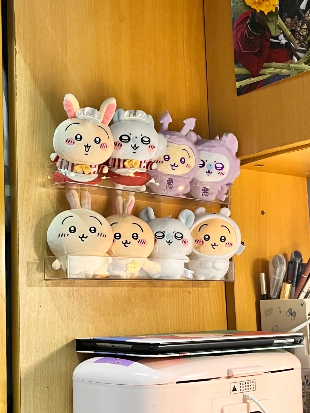 宿舍chiikawa展示架推荐
如图，5.89两个透明的亚克力材质，用纳米胶（？