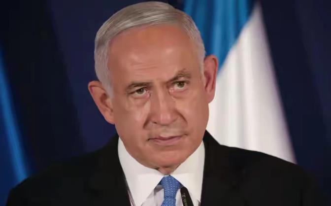 看你内塔尼亚胡怎么向全世界解释！

美国媒体报道，以色列士兵把巴勒斯坦老百姓从楼