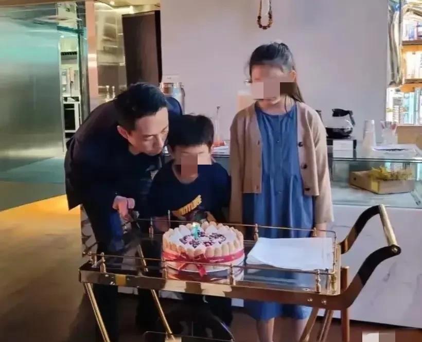小S擅自进入大S家搬走了三大箱文件，应该算是非法行为。
毕竟大S去世后，这个房子