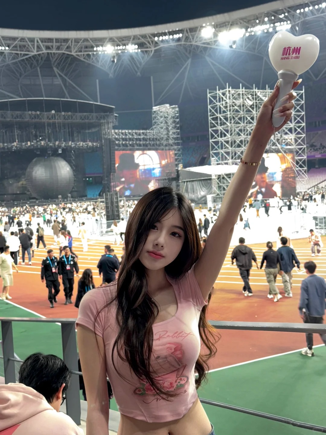 4.20周六限定周杰伦真的赢！麻！了！
在进场拍照的时候我都还在懊恼
为什么没有