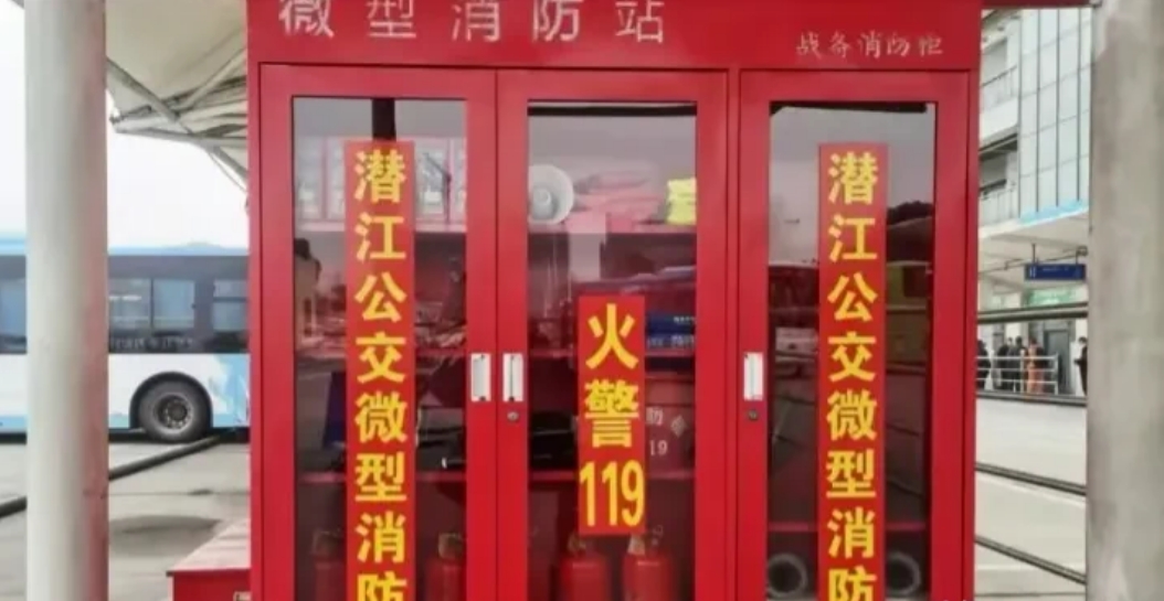 “好机智！”江西，一女大学生上完晚自习，在回宿舍小路上，突然被一男子拽进小树林，