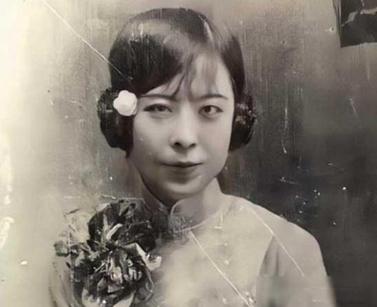 于凤至的故事如同一段精彩的传奇，激励着我们去思考人生的勇气与智慧。1973年，当