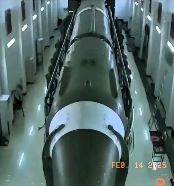 2月12日，澳大利亚军方一架侦察机企图飞越黄岩岛空域，遭解放军歼16战机在其30