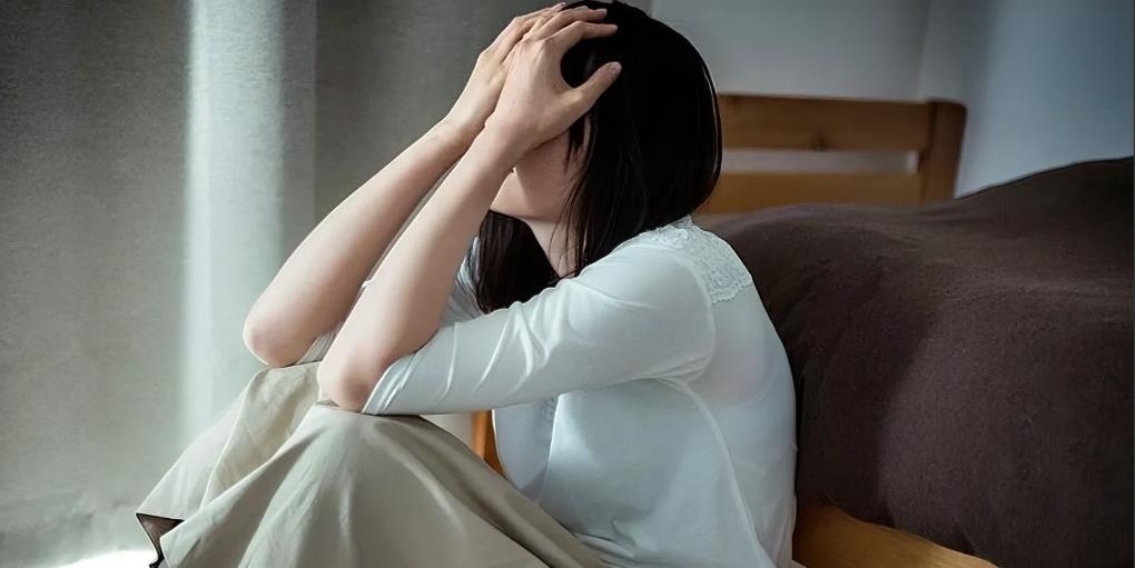 广东深圳，男子以其与女朋友感情淡了为由，主动提议并帮助老乡侵犯其女朋友。但老乡却