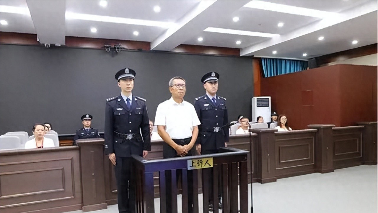 李建平最疯狂时期平均每天贪200万