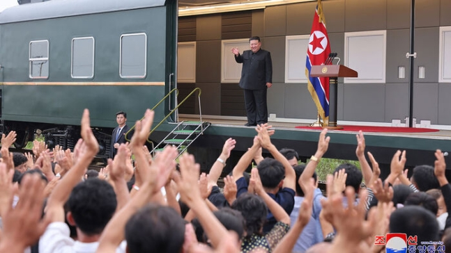 金正恩欢迎受灾群众入住平壤，有几个意想不到的地方：

第一，没想到金正恩下令将受