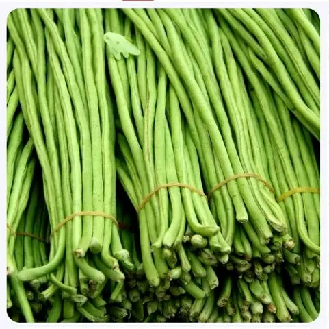 最近这两年出去到菜市场或者超市买菜的时候，不敢买豇豆了，虽然市场上的豇豆看着又细