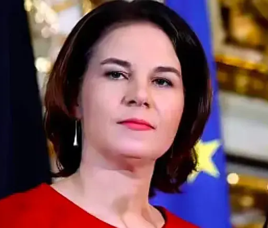 德国外长贝尔博克警告特朗普：如果你继续对待乌克兰和对待司机的方式，我们就要和你断