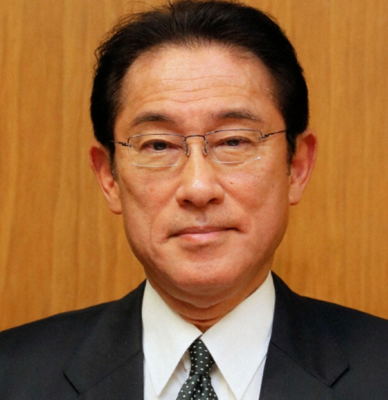 普通家世还真做不了日本首相，岸田文雄曾祖父就是富豪，曾在基隆跟大连有大量产业，祖