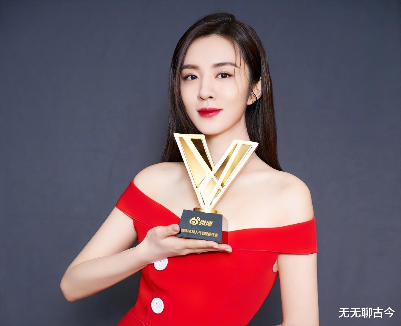 知名女星王晓晨，深夜发文疑似告别，评论区瞬间沦陷!（明星王晓晨张翰拍戏花絮视频）-第23张图片-九妖电影