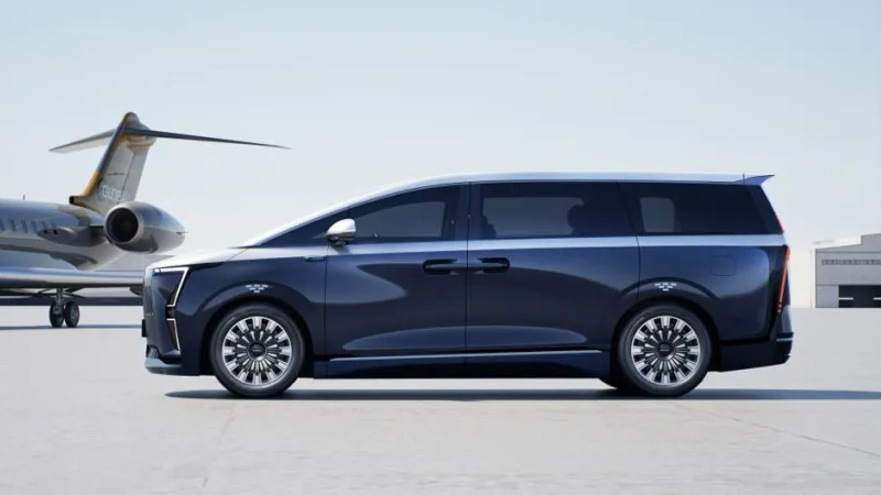 星纪元 E08 重新定义高端 MPV