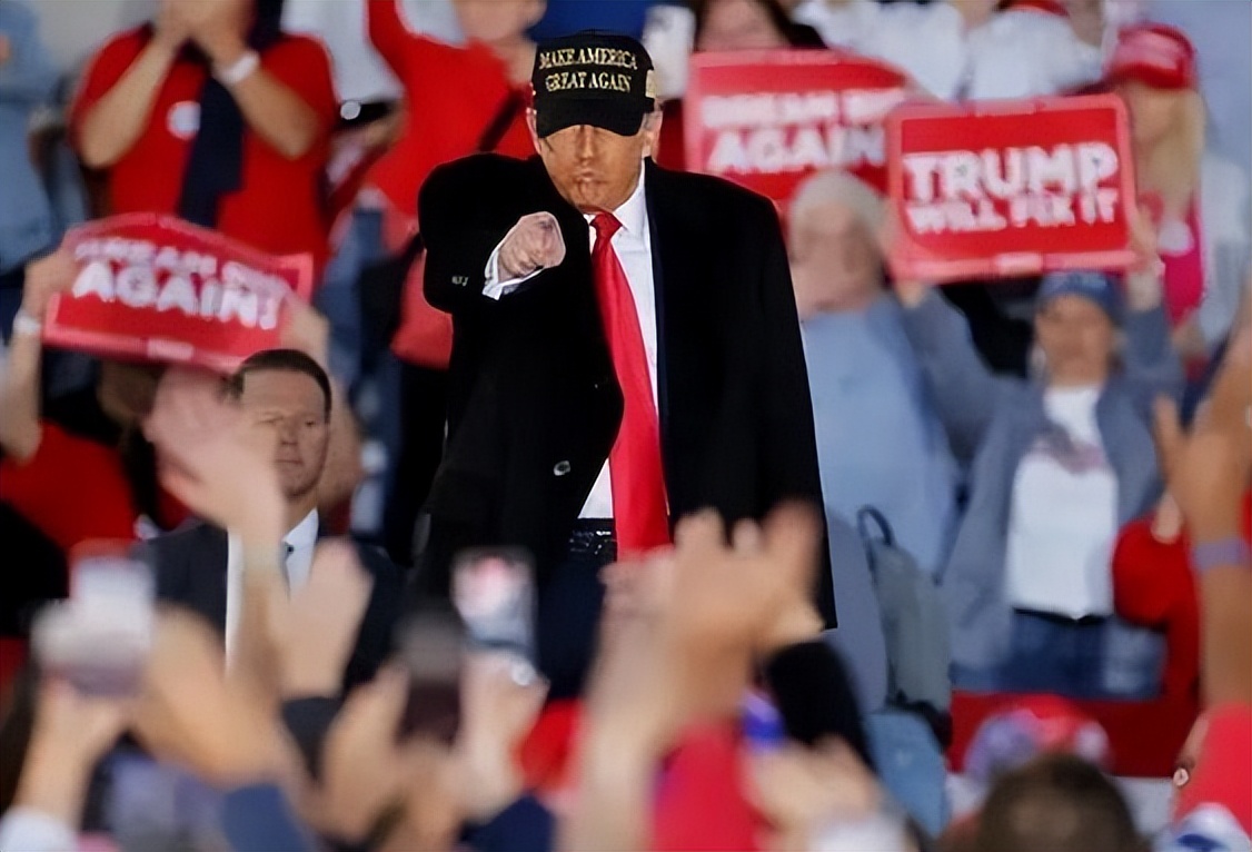 特朗普新政来袭，快速驱逐移民风暴，全球聚焦美国