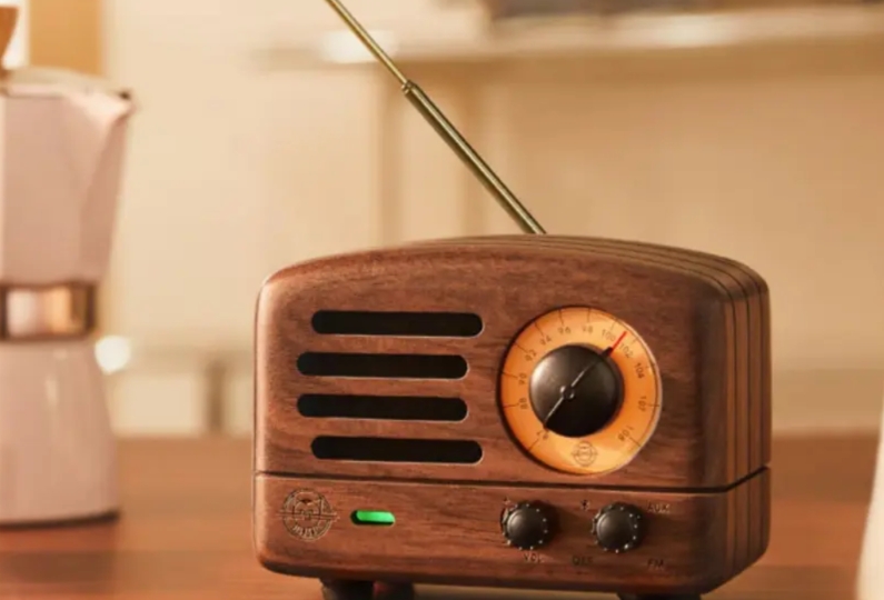 收音机为什么还没有被淘汰掉？
 
这样说吧，一个领域内的一项技术越基础，就越不容