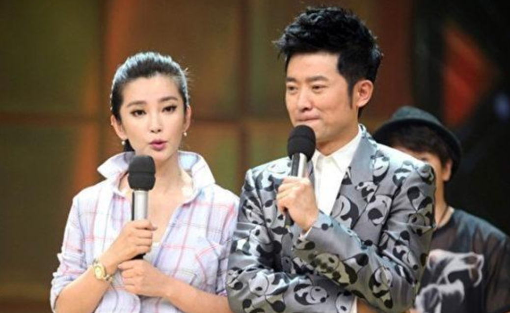 一天深夜，李冰冰约任泉见面，贴在他耳边说：“我有个事求你帮忙，马上跟我去一趟广州