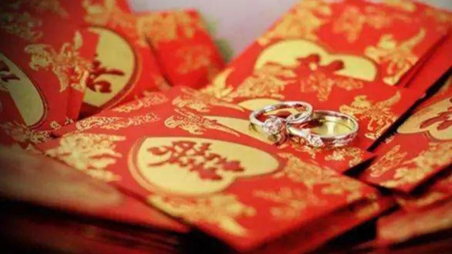 上海七十岁大爷恋爱花 200 万，分手后女方仅退 10 万，法院裁决惹热议