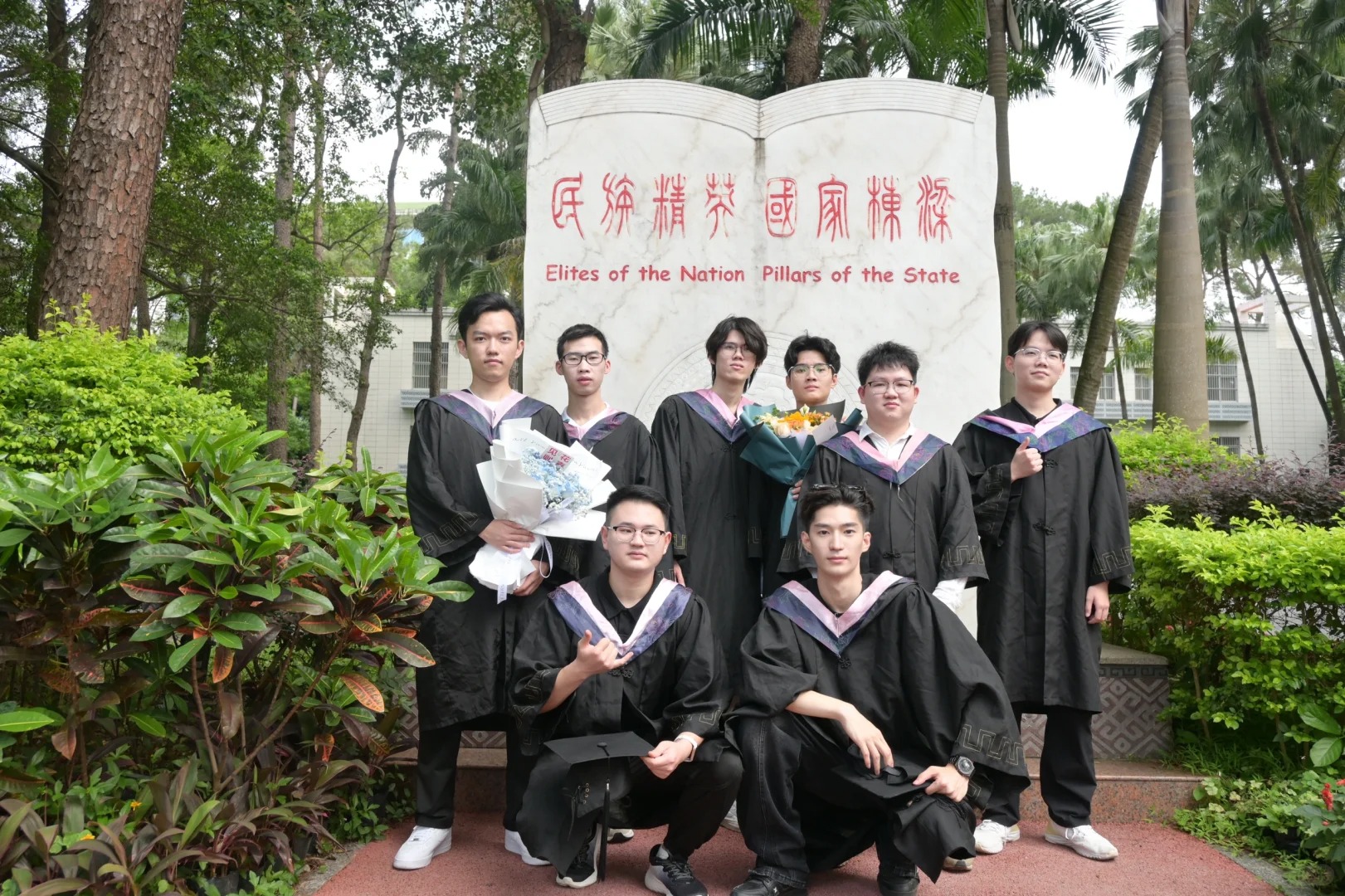 这书我不读了
人终究不能同时拥有青春和对于青春的体验
花有重开日，人无再少年
毕