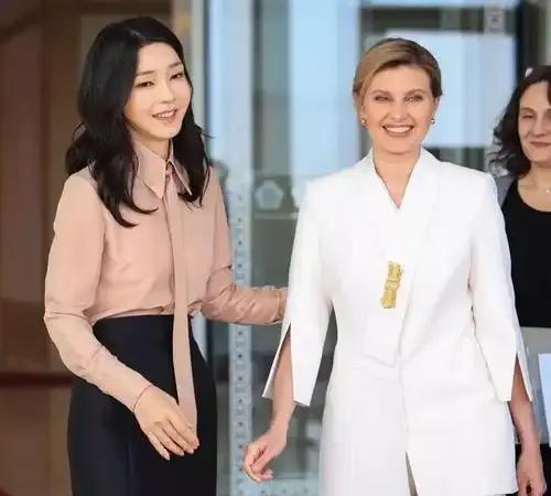 乌克兰虽然被美国抛弃，受到美俄夹击，但是，却迎来了这五点曙光。
第一、乌克兰士兵