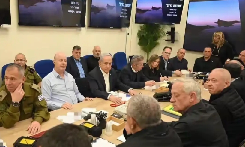 大家看看以色列多狡猾，刚刚打击了伊朗，看伊朗不服气，要还击以色列。

以色列又嗅