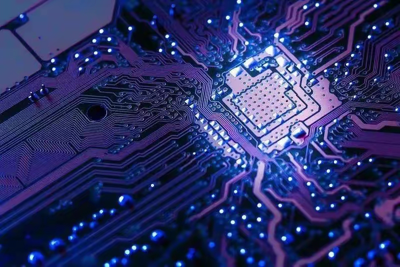 这一次反制裁，中国直接点名美国！12月3日，商务部发布公告，禁止两用物项对美国军
