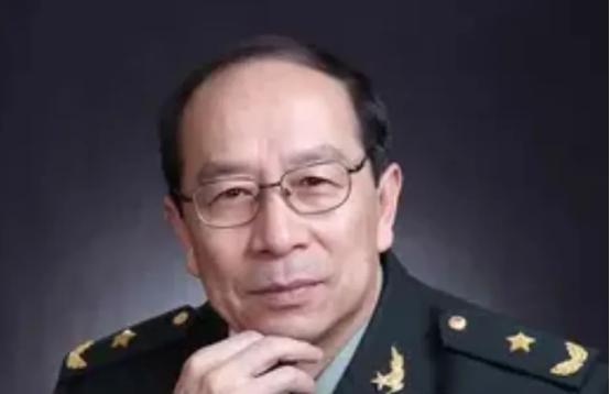 金一南回应美国记者挑衅：捍卫三峡大坝与国家尊严