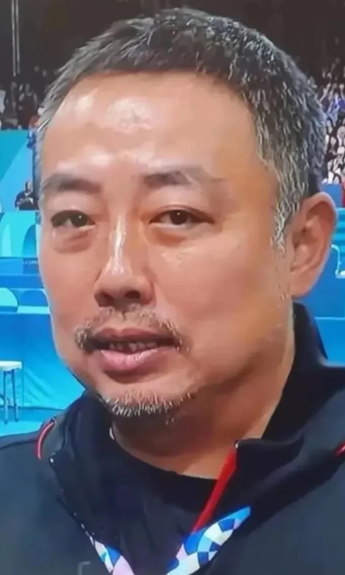 刘国梁：乒坛传奇，压力铸就荣耀之路