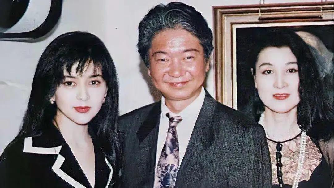 83岁的蔡澜：无儿无女，8个佣人，财产无人继承，卖房租酒店养老