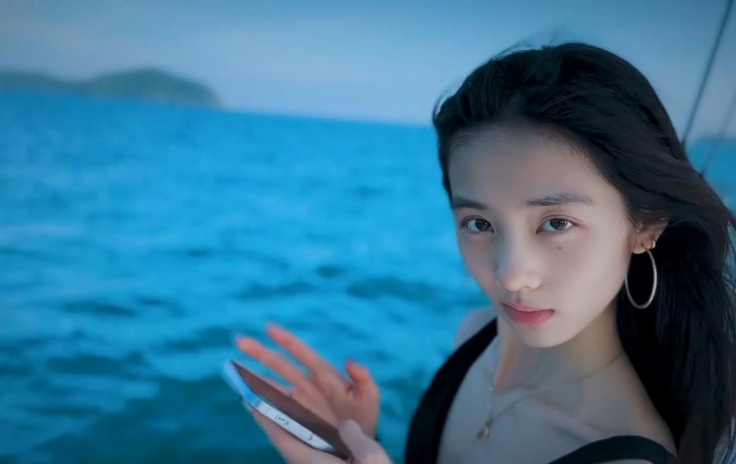 黄磊女儿，引发热议！

12月31日，黄磊老婆孙莉在社交平台高调晒出一段视频，令
