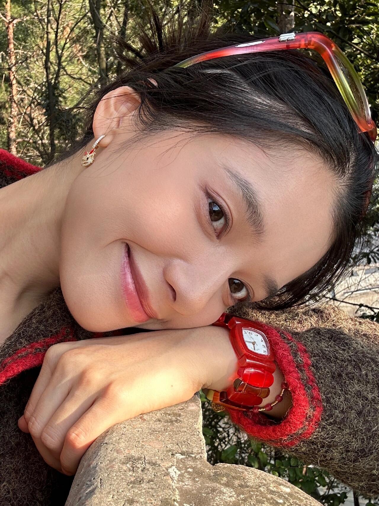 张婧仪这清透的鲜活感实在太美