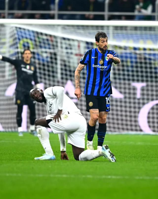 【锋线最差】国际米兰1比1那不勒斯，记者穆斯马拉赛后评分劳塔罗4.5分最低，其次