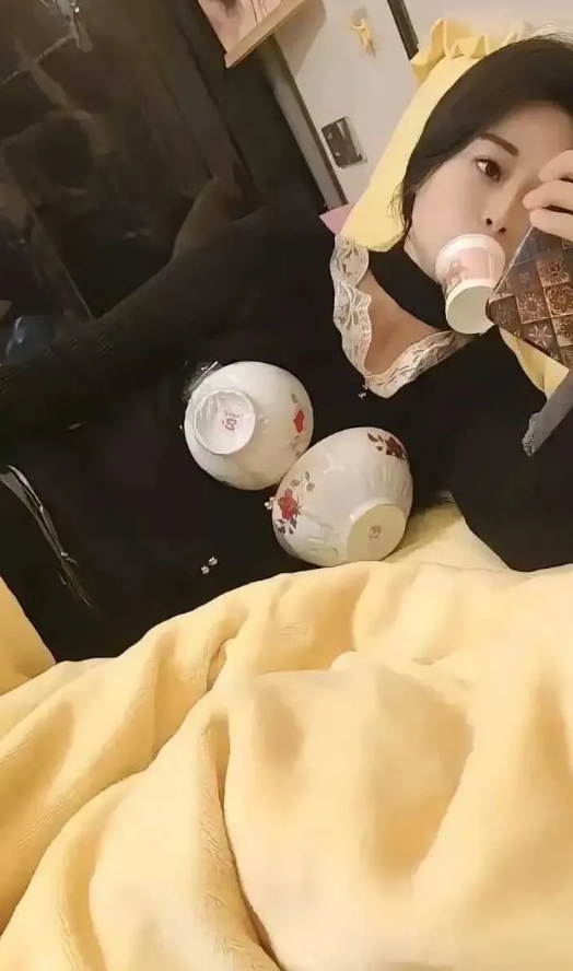 这是在干嘛，夫妻直接最基本的信任呢
