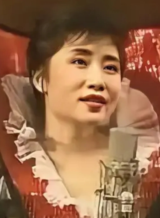 歌坛一姐，却为情所困，削发为尼