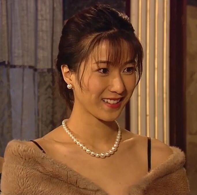 复古大小姐钟嘉欣