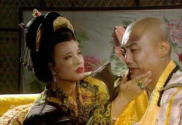 武则天召薛怀义侍寝，见对方露难色大怒：嫌我老？
