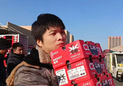 花9000元从山东临沂拉的一车水果啊，历时13天，终于卖完了，看看我们夫妻俩一共