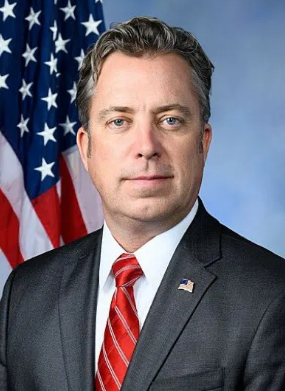 美国共和党籍众议员安迪·奥格斯今天（1月24日）发文说：“我刚刚提出一项决议，修