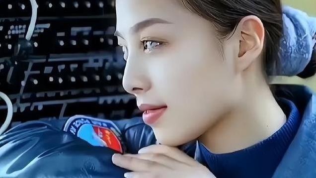 这个女航天员真是又美又飒