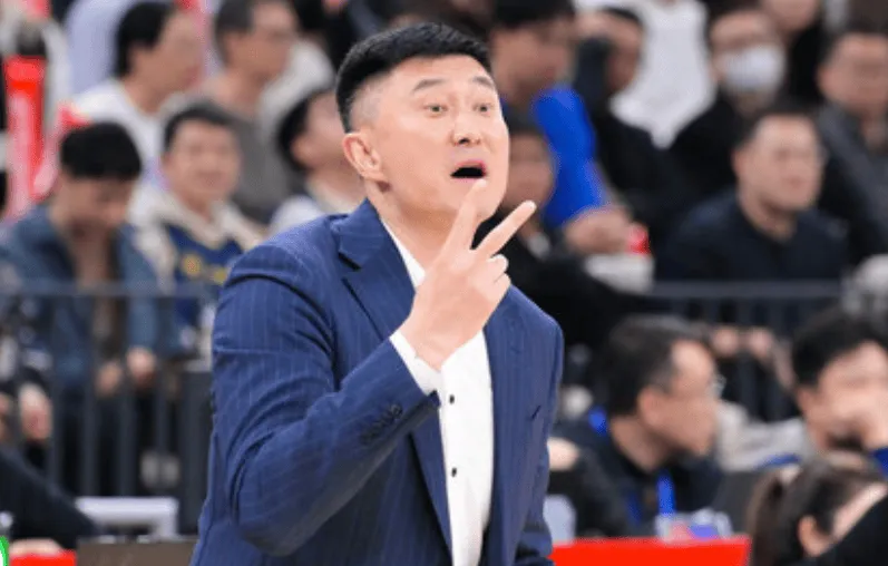 杜锋：我们后卫表现不尽人意，徐杰上场时间多很辛苦